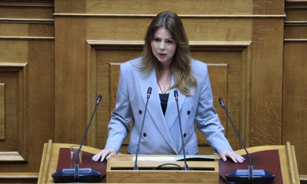Ξεκινά η δίκη της βουλευτή Κατερίνας Παπακώστα