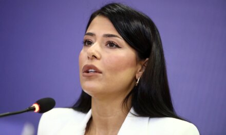 «Τα χαϊδεμένα παιδιά του συστήματος»