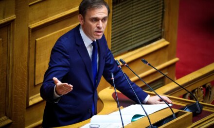 «Να δώσει εξηγήσεις» το ΥΠΕΞ για την αποχή της Ελλάδας στο ψήφισμα του ΟΗΕ για την άρση του εμπάργκο στην Κούβα