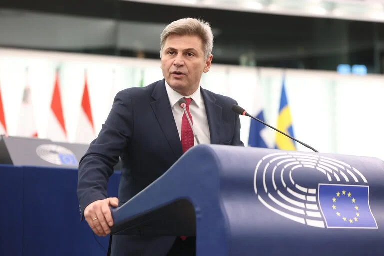 Παρέμβαση Φαραντούρη για το αλαλούμ με τους ελέγχους για την ευλογιά των αιγοπροβάτων