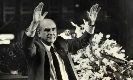 45 χρόνια από την ιστορική νίκη του ΠΑΣΟΚ το 1981