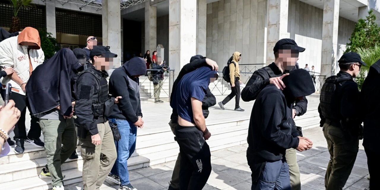 Οι συνομιλίες για τα «κεράσματα», οι αποδείξεις και οι «αποκλειστικά προφορικές» οδηγίες
