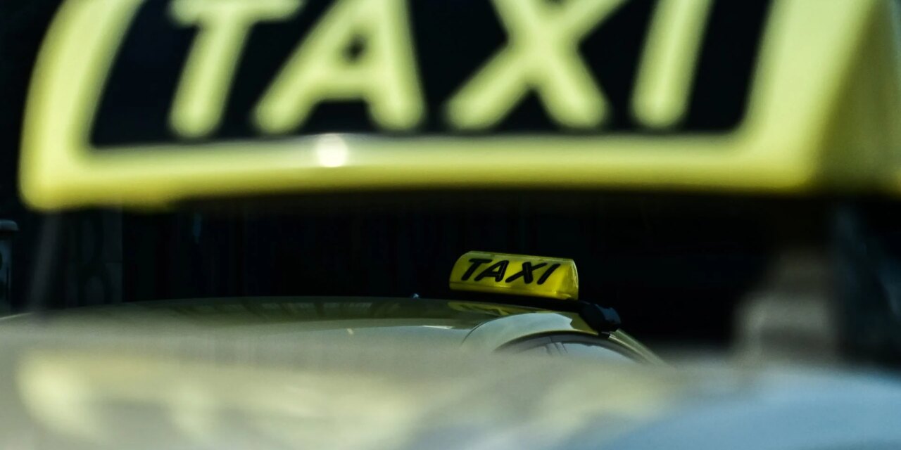 Ταυτοποιήθηκε οδηγός ταξί για «γκάζια» άνω των 200 χλμ στην Αττική Οδό