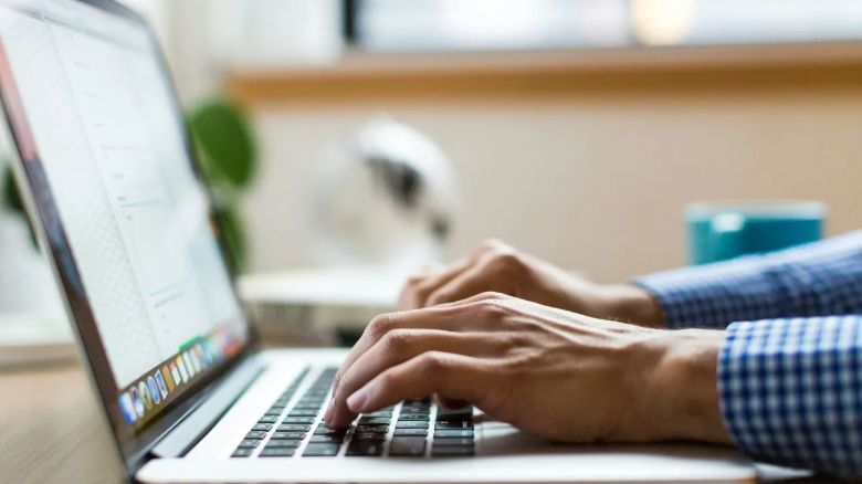 ΔΥΠΑ: Τελευταία ευκαιρία για αιτήσεις στις επτά σχολές αμειβόμενης μαθητείας – Οι ειδικότητες και οι παροχές
