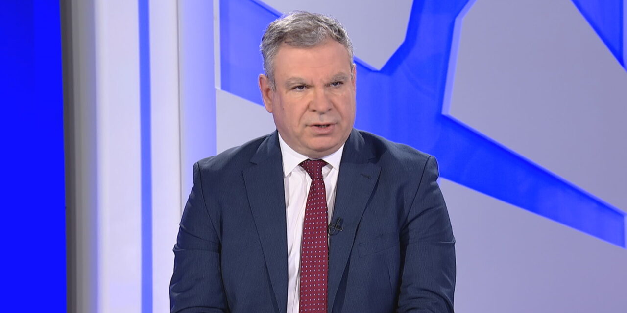 Νίκος Βέττας στο ΕΡΤnews Radio 105,8: Η ελληνική οικονομία περπατά σταθερά – Δεν καλπάζει