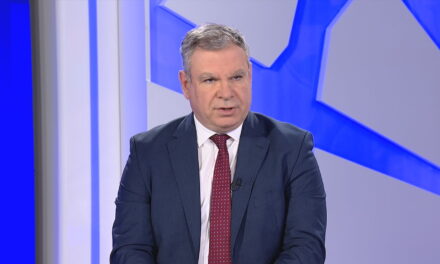 Νίκος Βέττας στο ΕΡΤnews Radio 105,8: Η ελληνική οικονομία περπατά σταθερά – Δεν καλπάζει