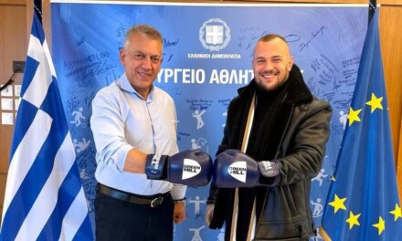Γ. Βρούτσης – Β. Χατζής: «Πράσινο» στον πρώτο επαγγελματία μονόχειρα πυγμάχο στον κόσμο να συμμετέχει σε σχολή προπονητών