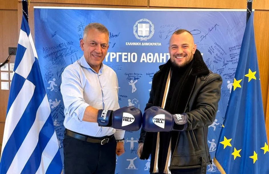 Γ. Βρούτσης – Β. Χατζής: «Πράσινο» στον πρώτο επαγγελματία μονόχειρα πυγμάχο στον κόσμο να συμμετέχει σε σχολή προπονητών
